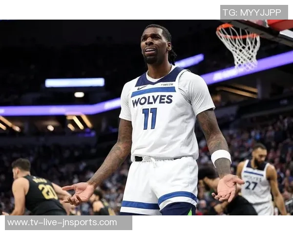 芬奇称赞兰德尔创造投篮机会里德默默奉献干脏活累活 芬奇称赞兰德尔创造投篮机会里德默默奉献干脏活累活