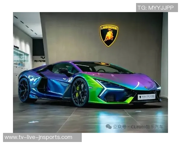 荷兰前国脚经历惊险四车连环撞击兰博基尼惨遭报废 荷兰前国脚经历惊险四车连环撞击兰博基尼惨遭报废