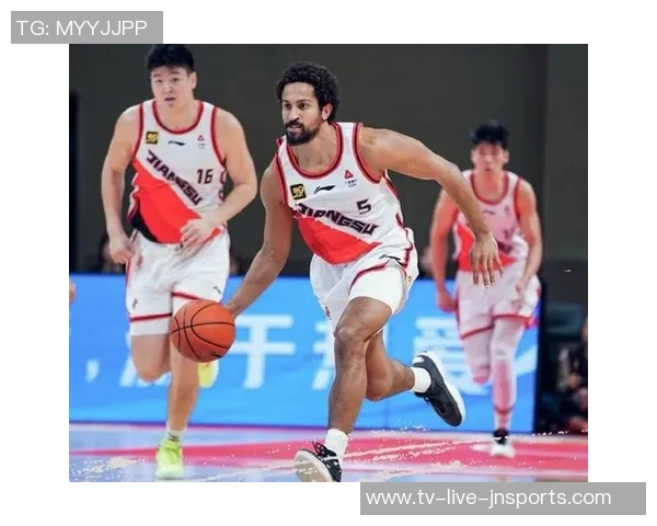 刘泽希表现出色14投6中斩获16分8篮板4助攻三分球命中率高达60 刘泽希表现出色14投6中斩获16分8篮板4助攻三分球命中率高达60