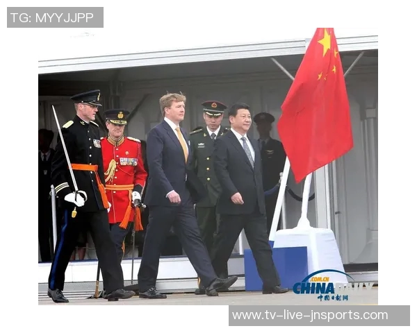 富安健洋抵达阿姆斯特丹明天将进行阿贾克斯体检开启新篇章